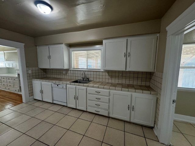 365 N Echo Avenue, Fresno, CA 93701