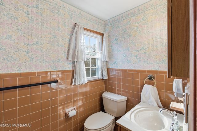 922 Woodview Road, Brielle, NJ 08730