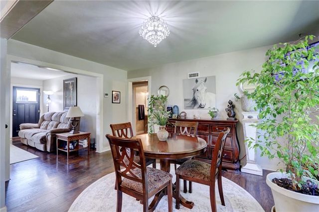 215 E Walnut Street, Waverly, MO 64096