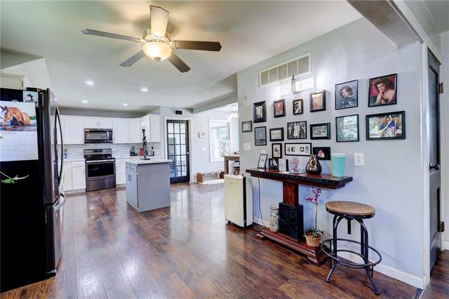 215 E Walnut Street, Waverly, MO 64096