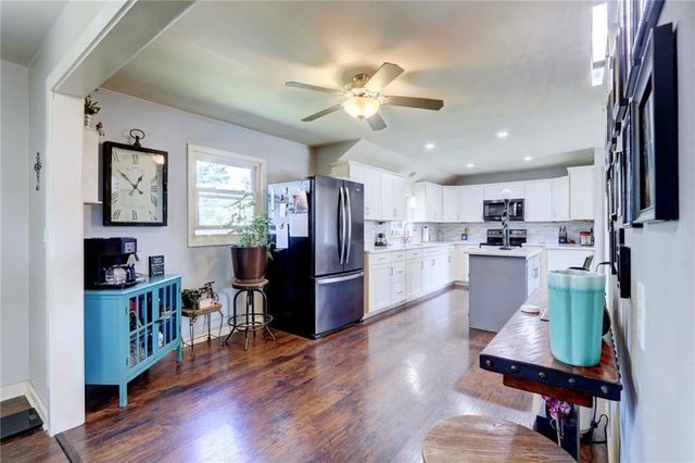 215 E Walnut Street, Waverly, MO 64096