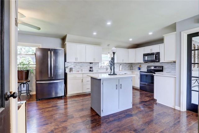 215 E Walnut Street, Waverly, MO 64096