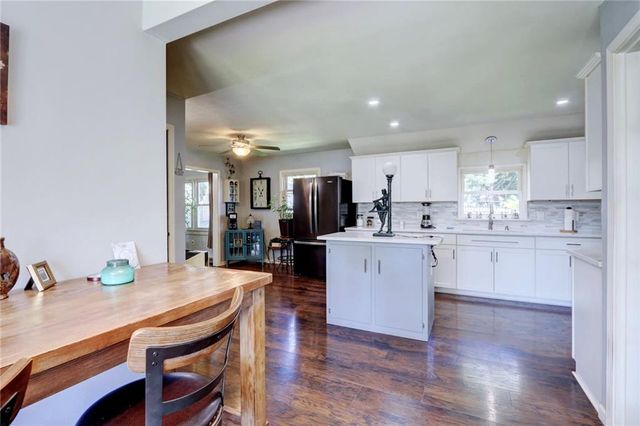 215 E Walnut Street, Waverly, MO 64096