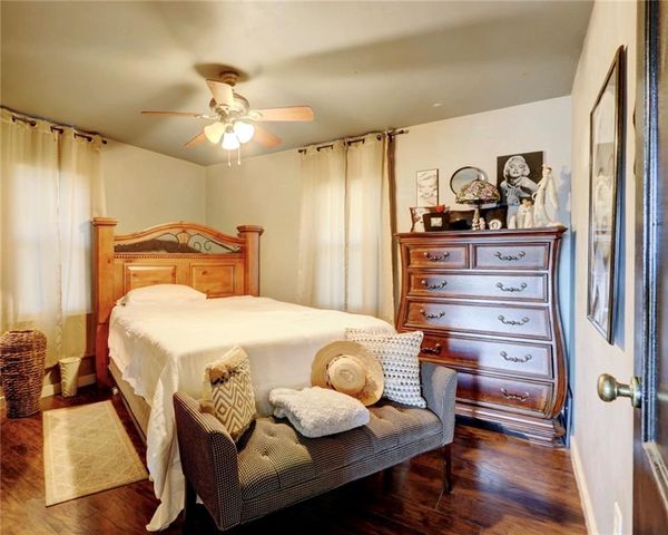 215 E Walnut Street, Waverly, MO 64096