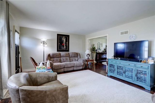 215 E Walnut Street, Waverly, MO 64096