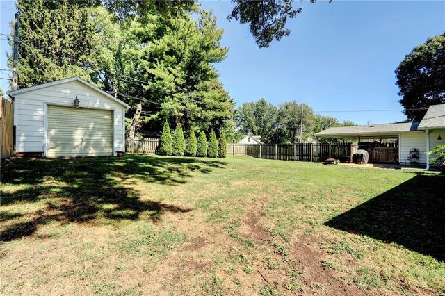 215 E Walnut Street, Waverly, MO 64096