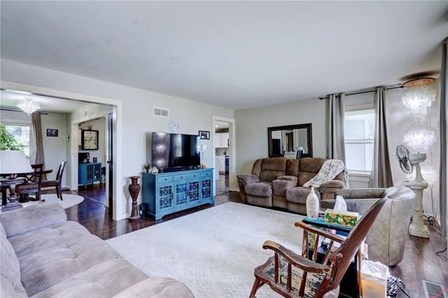 215 E Walnut Street, Waverly, MO 64096