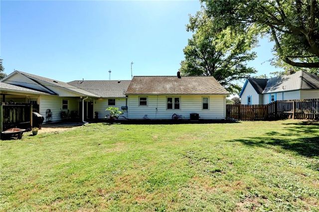215 E Walnut Street, Waverly, MO 64096
