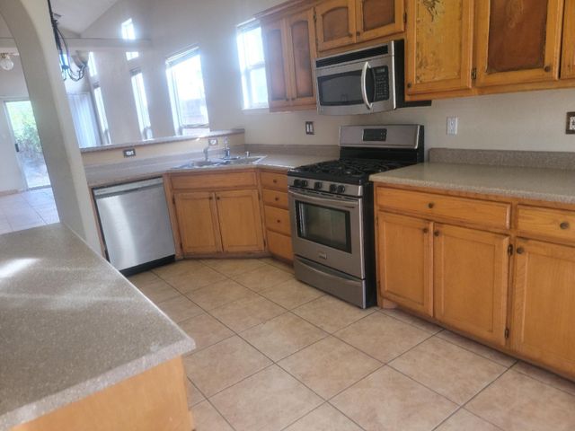 1824 Vasilion Place NW, Albuquerque, NM 87120