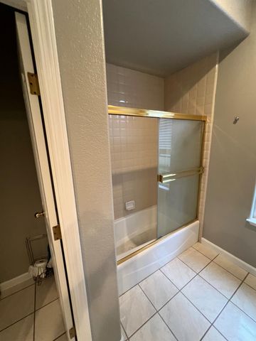 19042 Pebble Run, Woodbridge, CA 95258