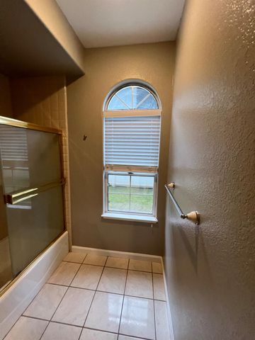 19042 Pebble Run, Woodbridge, CA 95258