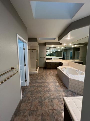 19042 Pebble Run, Woodbridge, CA 95258