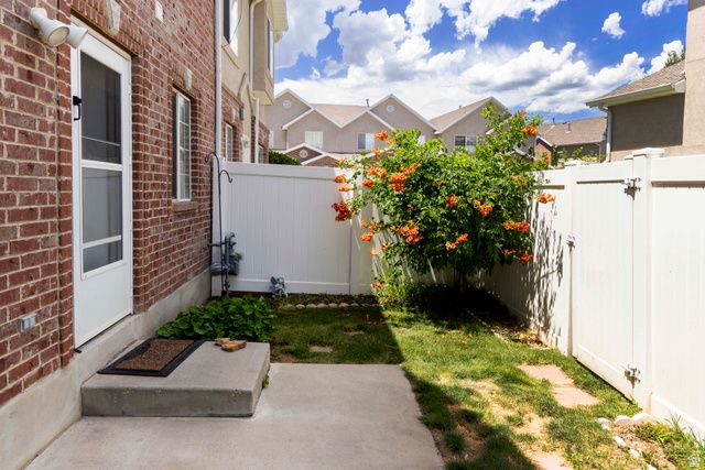 3884 W SAGE MEADOW DR, South Jordan, UT 84009