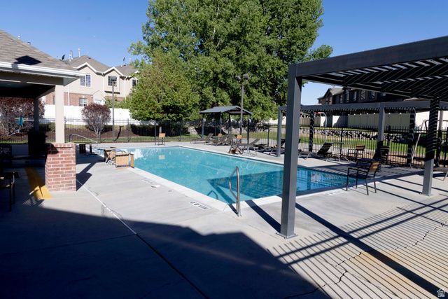 3884 W SAGE MEADOW DR, South Jordan, UT 84009