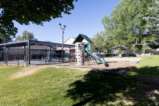 3884 W SAGE MEADOW DR, South Jordan, UT 84009