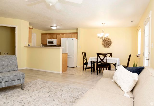 3884 W SAGE MEADOW DR, South Jordan, UT 84009