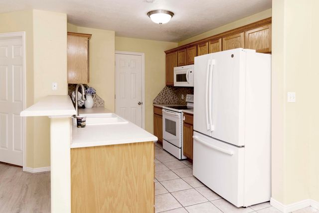 3884 W SAGE MEADOW DR, South Jordan, UT 84009