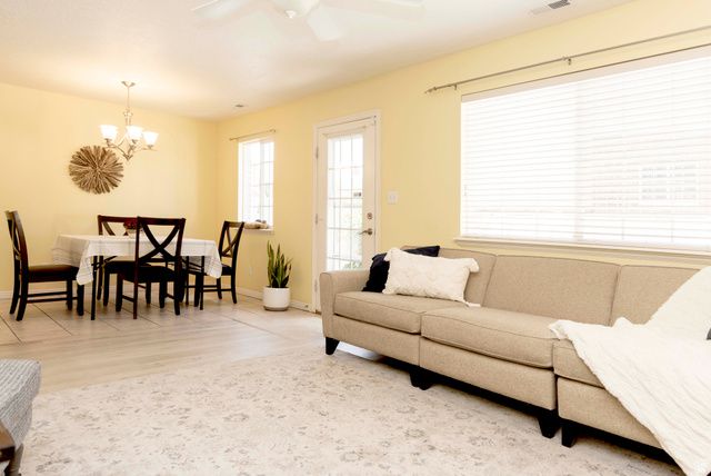3884 W SAGE MEADOW DR, South Jordan, UT 84009