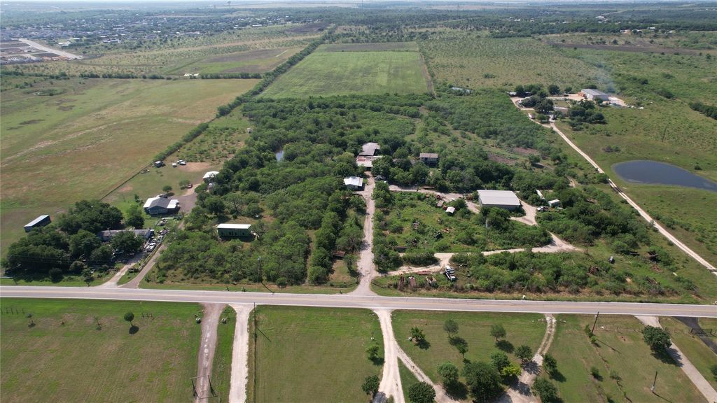 6144 Turnersville RD, Creedmoor, TX 78610