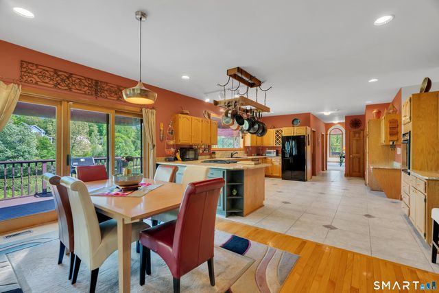 194 Quaker Farms Road, Oxford, CT 06478