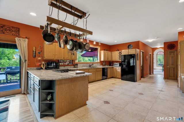 194 Quaker Farms Road, Oxford, CT 06478
