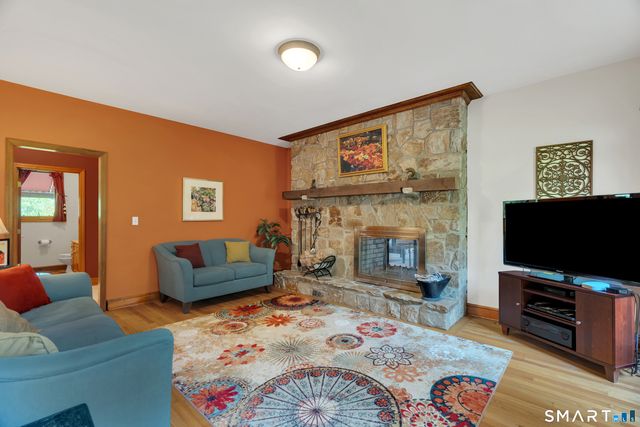 194 Quaker Farms Road, Oxford, CT 06478