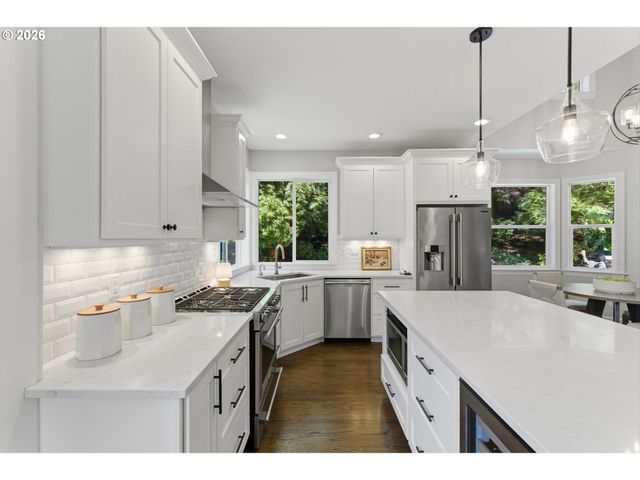 25700 KIMBERLY Dr, West Linn, OR 97068
