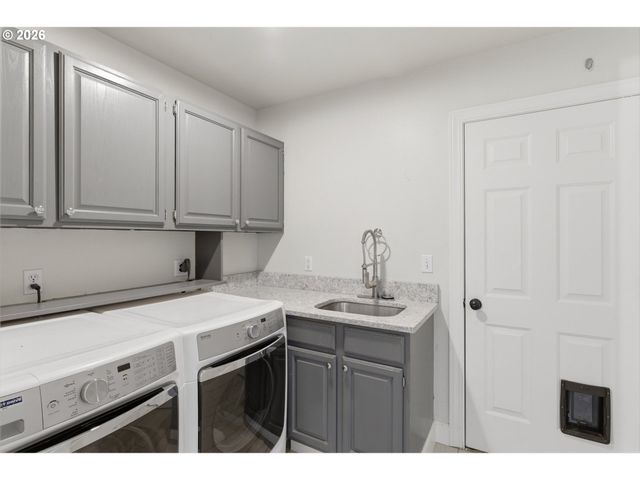 25700 KIMBERLY Dr, West Linn, OR 97068