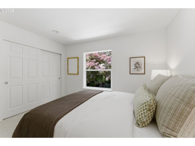 25700 KIMBERLY Dr, West Linn, OR 97068