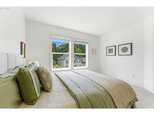 25700 KIMBERLY Dr, West Linn, OR 97068