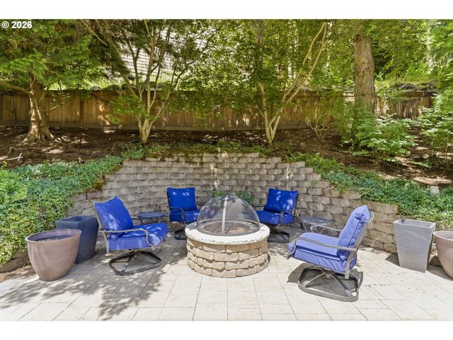 25700 KIMBERLY Dr, West Linn, OR 97068