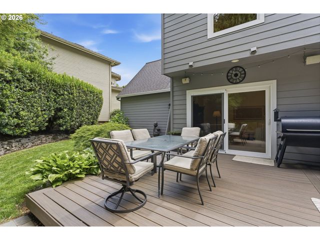 25700 KIMBERLY Dr, West Linn, OR 97068