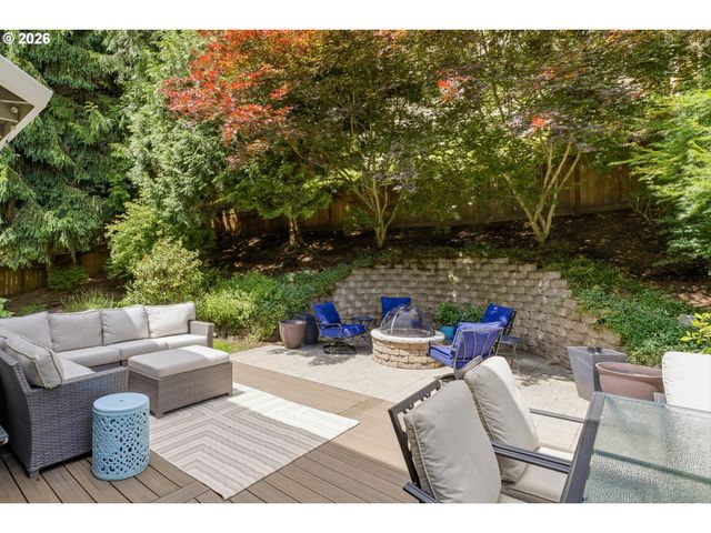 25700 KIMBERLY Dr, West Linn, OR 97068
