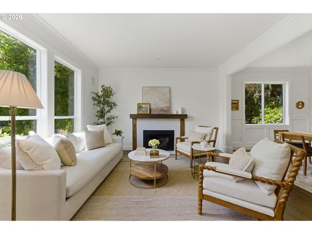 25700 KIMBERLY Dr, West Linn, OR 97068