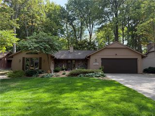 10353 Oak Branch Trail, Strongsville, OH 44149