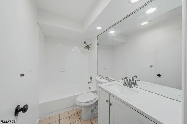 1250 N Broad St A1, Hillside Twp., NJ 07205