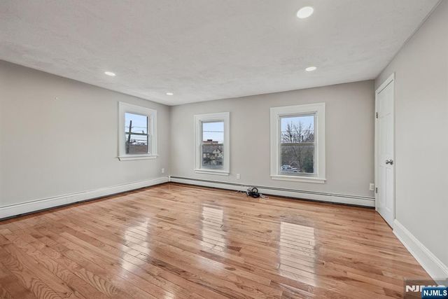 144 Union Street B, Ridgewood, NJ 07450