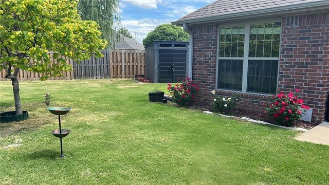 402 Arch Street, Bentonville, AR 72712