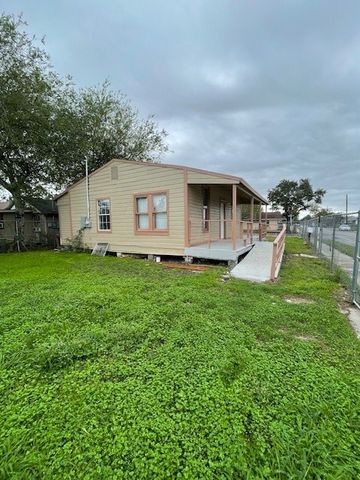3650 Braniff St, Corpus Christi, TX 78405