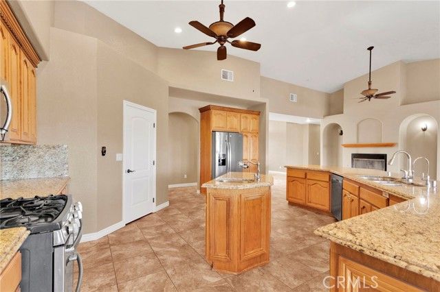 17412 Danbury Avenue, Hesperia, CA 92345