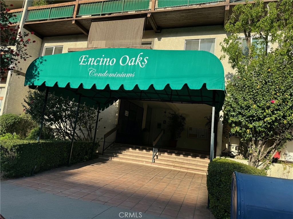 5460 White Oak, Encino, CA 91316 — photo 2