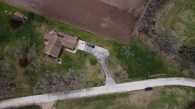 3377 N HACKBARTH ROADS, Janesville, WI 53548