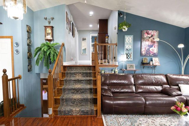 3377 N HACKBARTH ROADS, Janesville, WI 53548