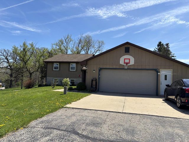 3377 N HACKBARTH ROADS, Janesville, WI 53548