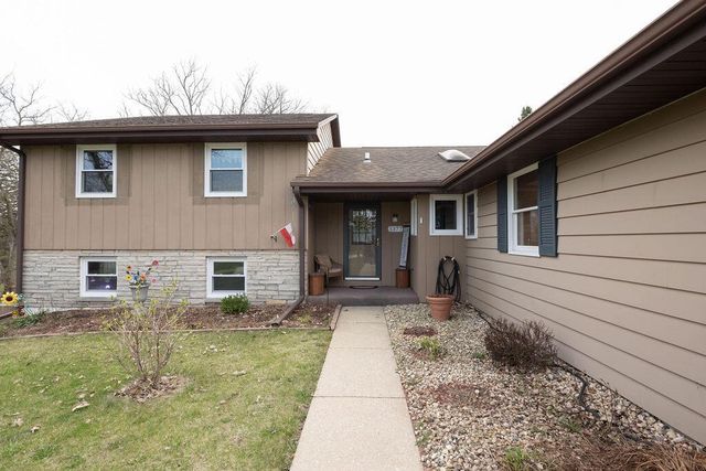 3377 N HACKBARTH ROADS, Janesville, WI 53548