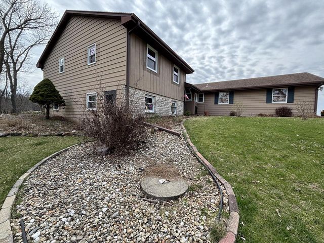3377 N HACKBARTH ROADS, Janesville, WI 53548