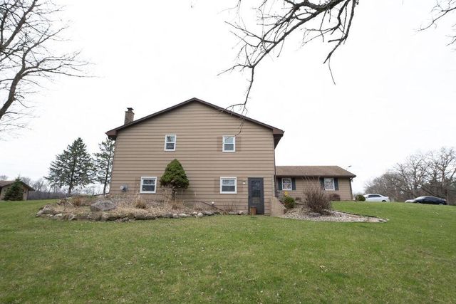 3377 N HACKBARTH ROADS, Janesville, WI 53548