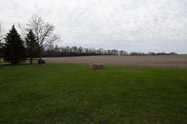 3377 N HACKBARTH ROADS, Janesville, WI 53548