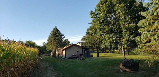 3377 N HACKBARTH ROADS, Janesville, WI 53548