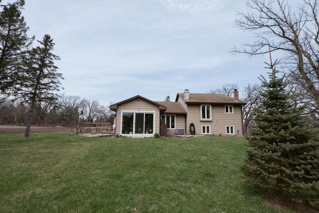 3377 N HACKBARTH ROADS, Janesville, WI 53548